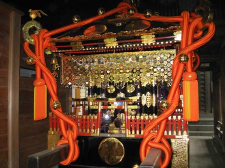 Temple alter tokyo