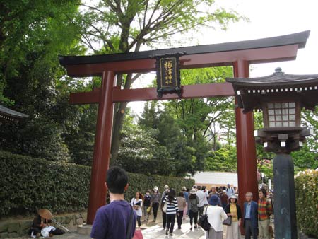 tokyo temple entrance