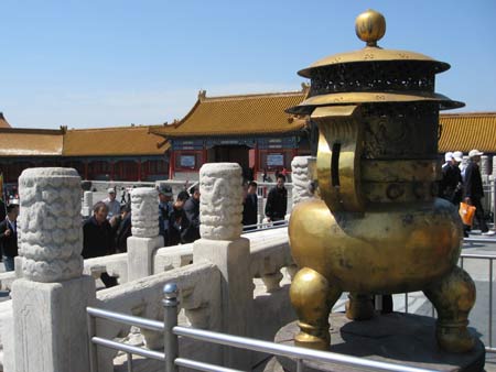 ornamental samovar, forbidden city
